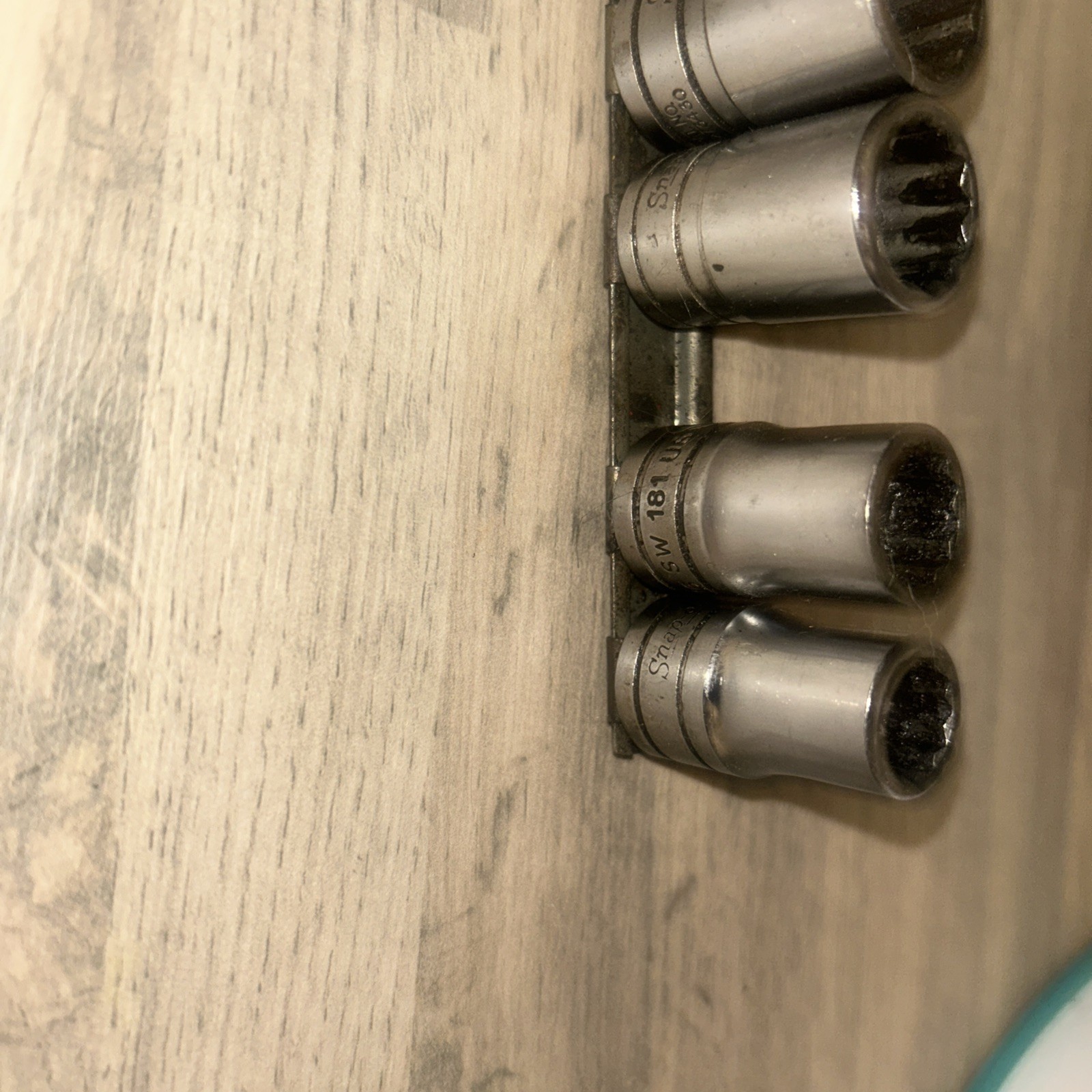 Snap On SAE Shallow Socket Set 1/2″ Drive 12 Point 15pc 1/2″ to 1-3/16″ SW