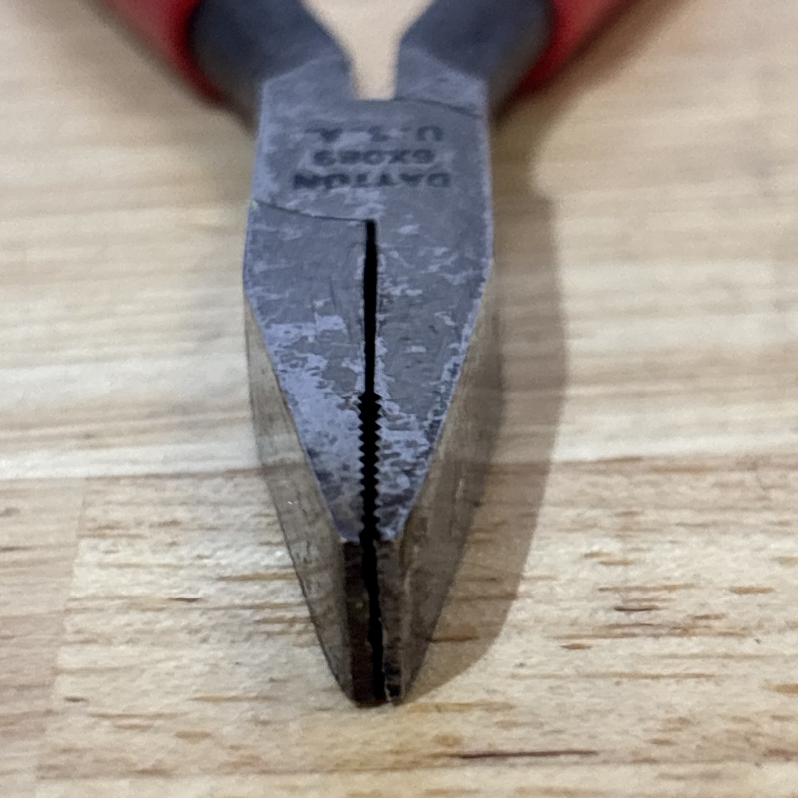 Dayton Mini 4.75″ Duck Bill Pliers Red Handle 6×089 Vtg USA