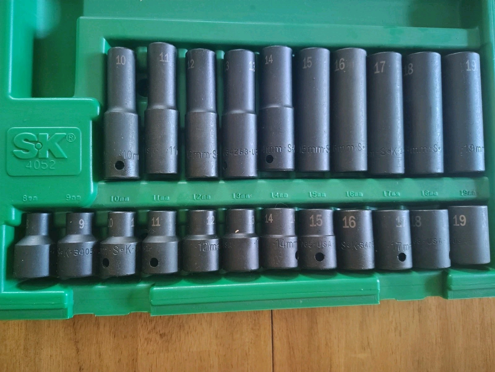SK Hand Tool 4052 – 22 Piece 1/2″ Drive 6 Point Metric Standard and Deep Impact