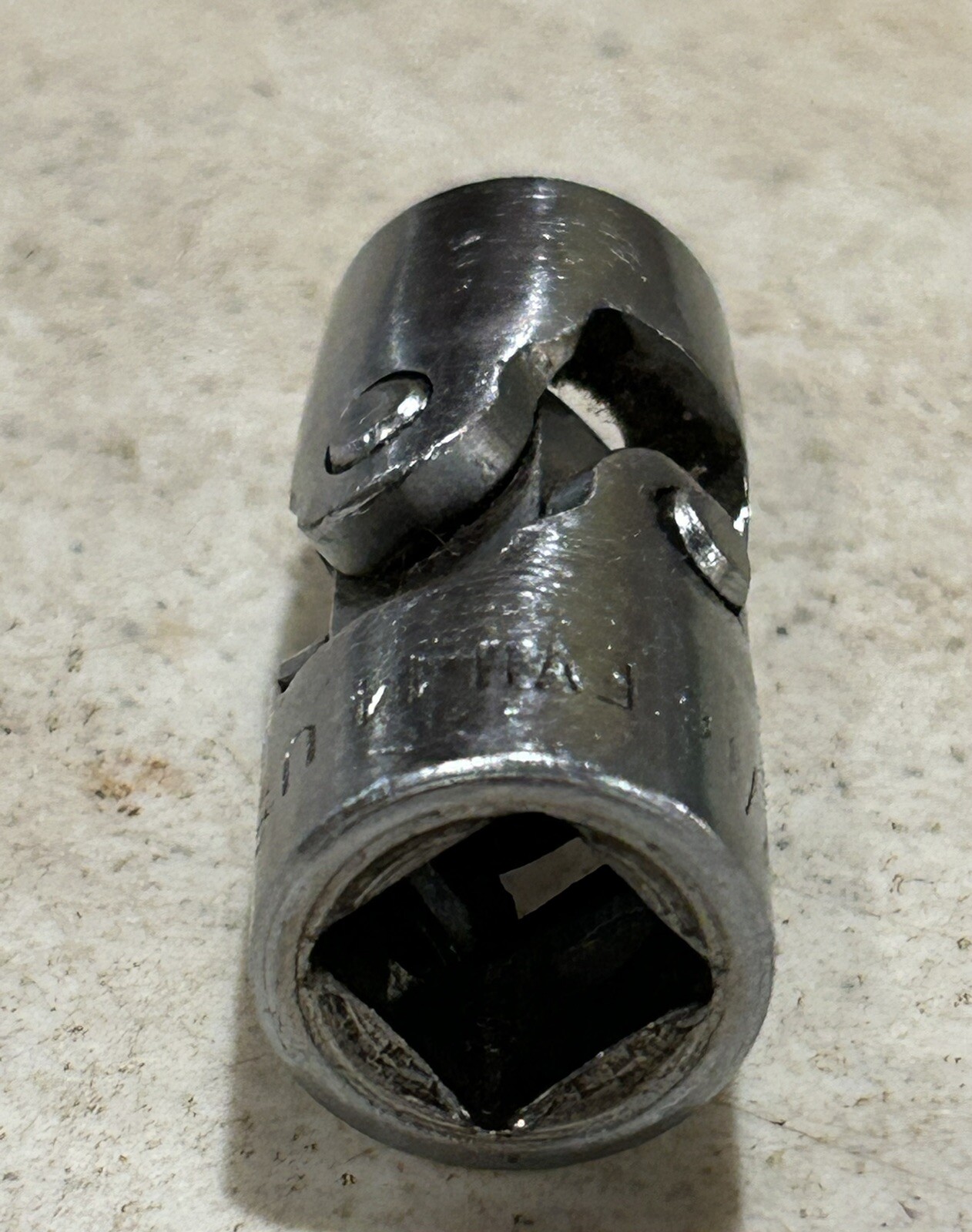 Snap On USA 7/16″ 12 Point 3/8″ Drive Swivel Socket FVU 14