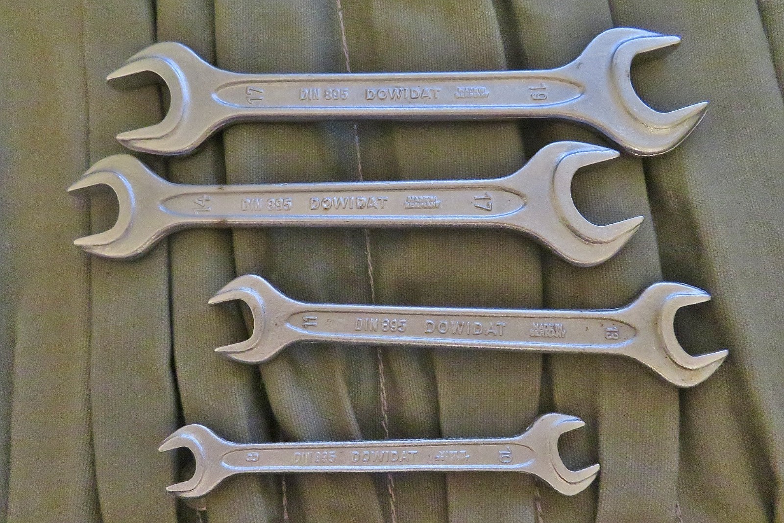 Mercedes OEM W113 230SL 250SL 280SL W111 ON BOARD TOOL KIT– ORIGINAL & COMPLETE