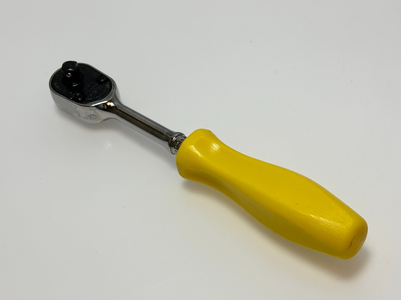 Snap-on Tools USA 1/4″ Drive CLASSIC YELLOW Hard Grip Handle Ratchet – THLD72Y