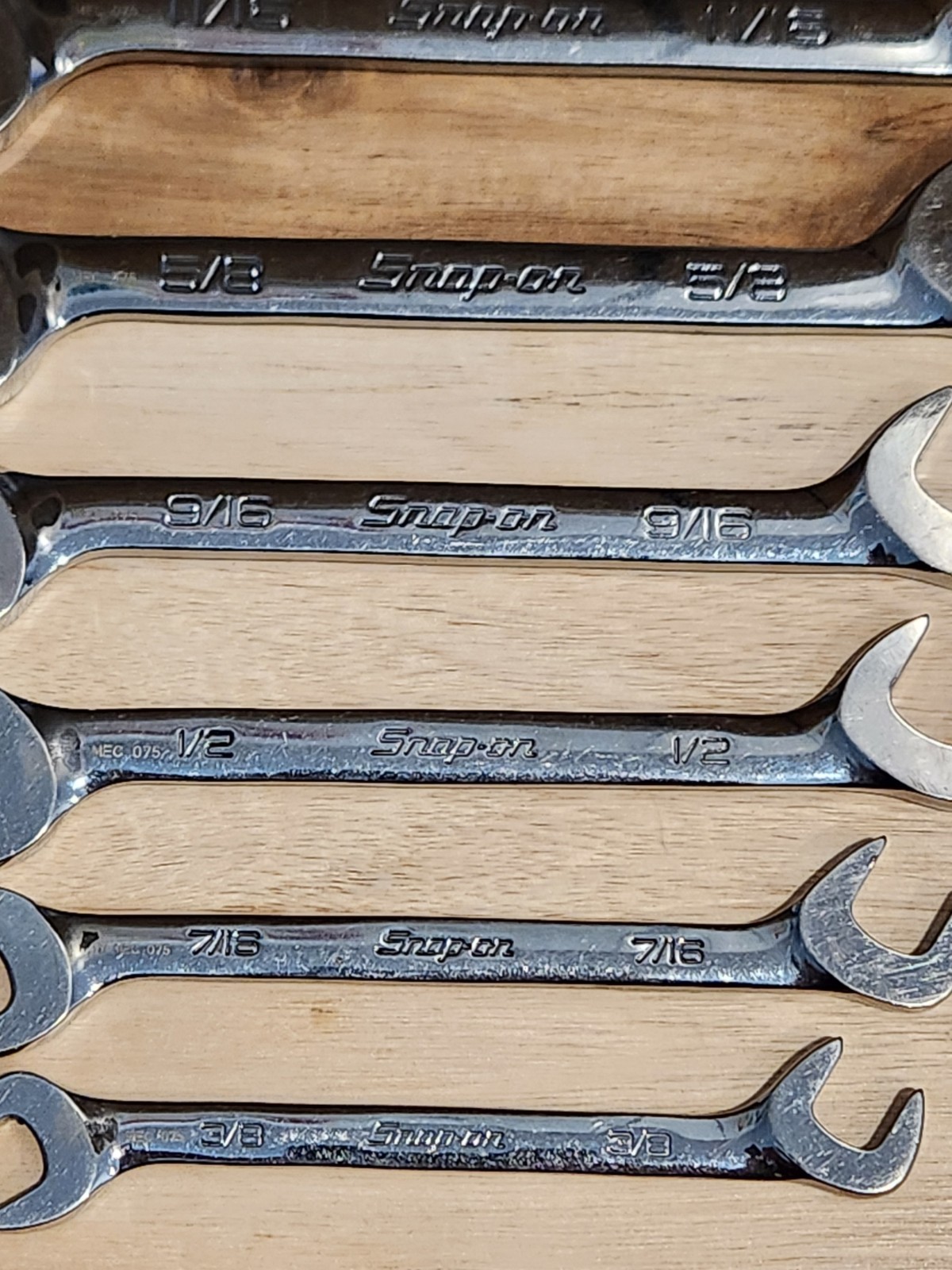 Snap On 7 Piece SAE Four-Way Angle Head Open-End Wrench Set VS807B