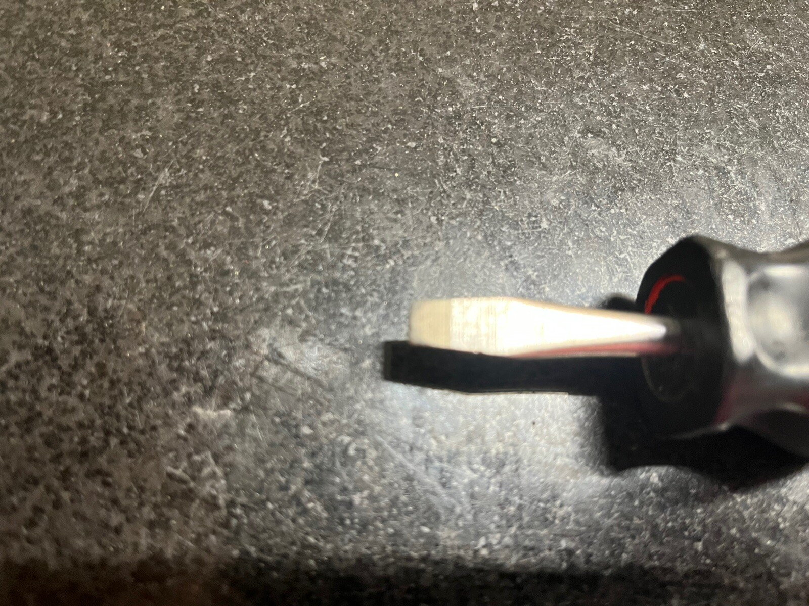 Snap On Flat Tip Instinct Hard Grip Standard Screwdriver SDD1