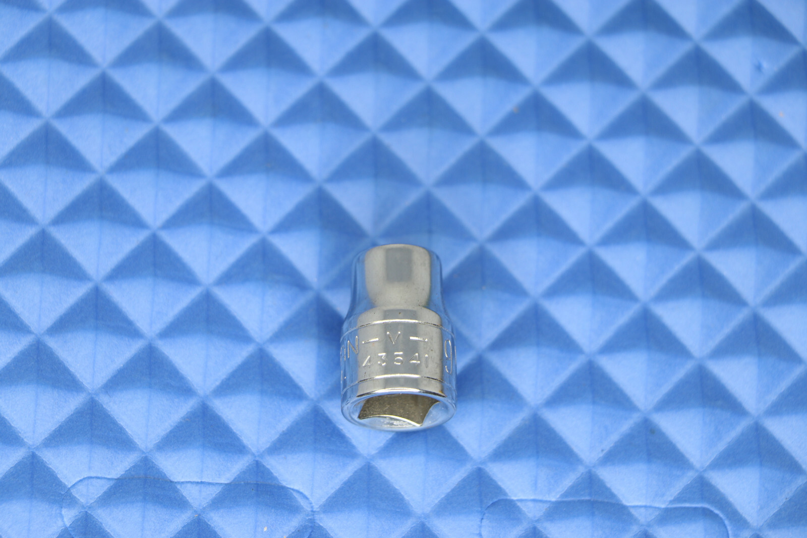 Vintage Craftsman 9MM Metric Shallow 6 Point 3/8» Dr. Socket -V- 43541 USA