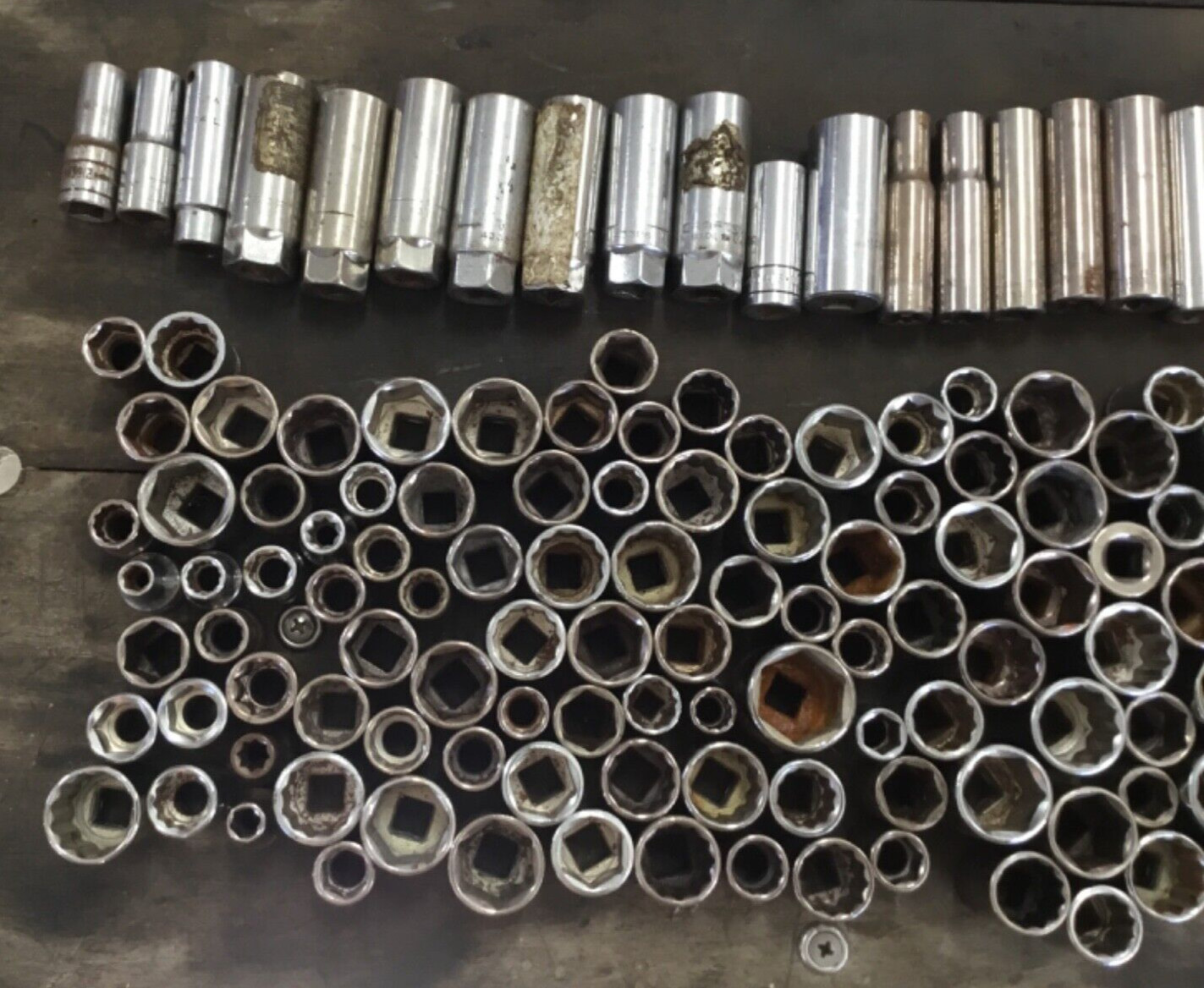 220 Craftsman Sockets & 70 Husky Various Total 290 1/4″ 3/8″ 1/2″ Mixed Drives