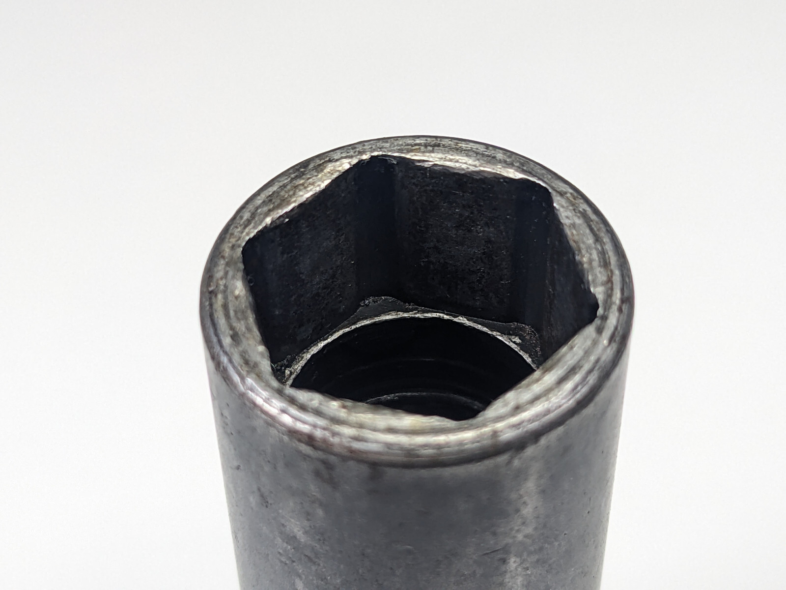 Snap On 11/16″ Deep Well 6pt Impact Socket 3/8″ Drive SIMF220- underline
