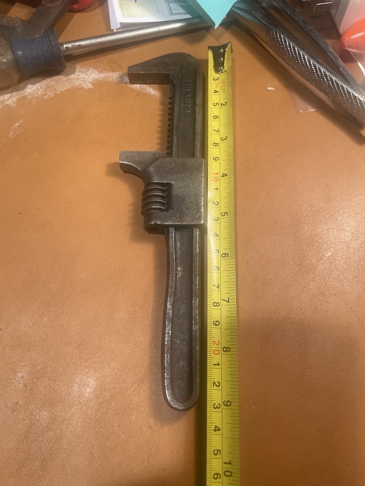 Vintage 9 IN AUTO Adjustable Pipe Wrench 9″ Long Opens to 2.5”