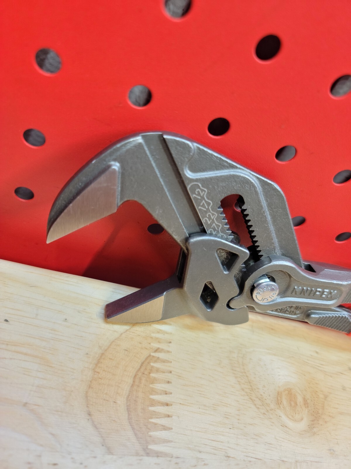 Knipex 10″ Adjustable Pliers Wrench 2″ Jaw Opening No Pinch Red 86 01 250