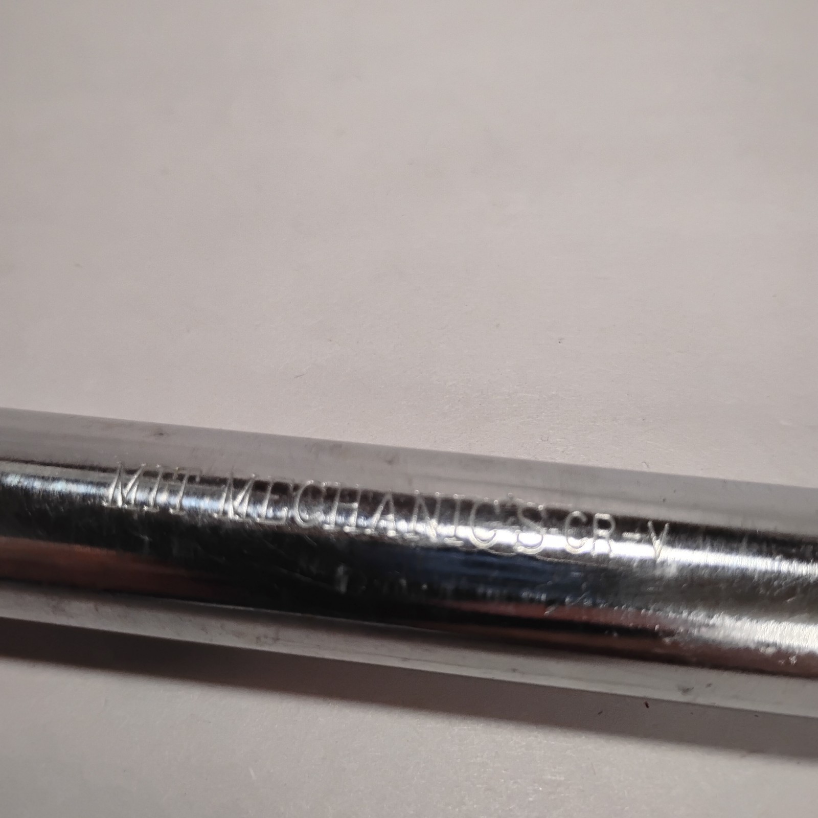 MIT MECHANIC’S CR-V 1/2″ drive 16″ Breaker Bar. W/Surface Rust On The drive.