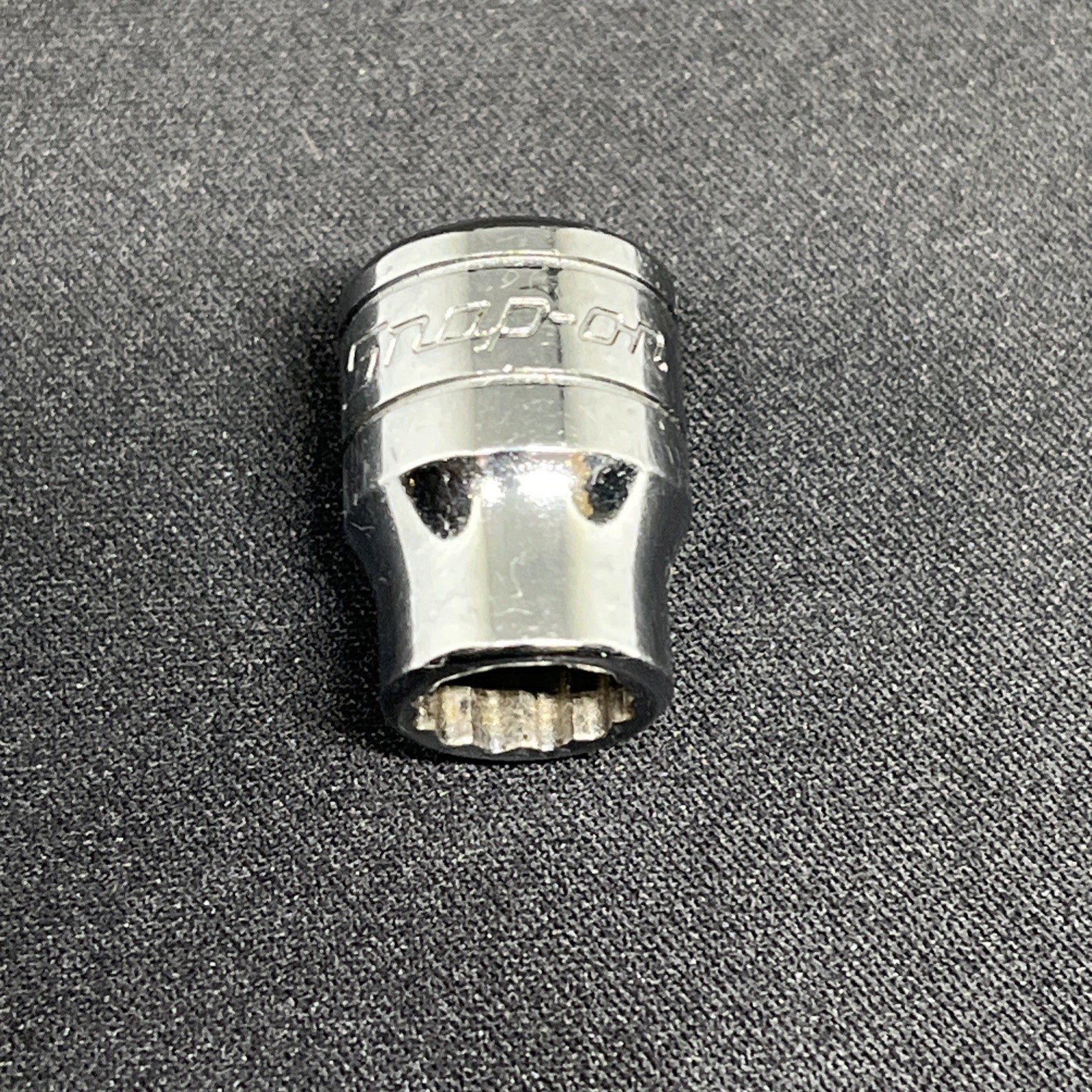 Snap-on Tools F121 3/8″ Drive 3/8″ SAE Shallow 12 Point Chrome Socket USA