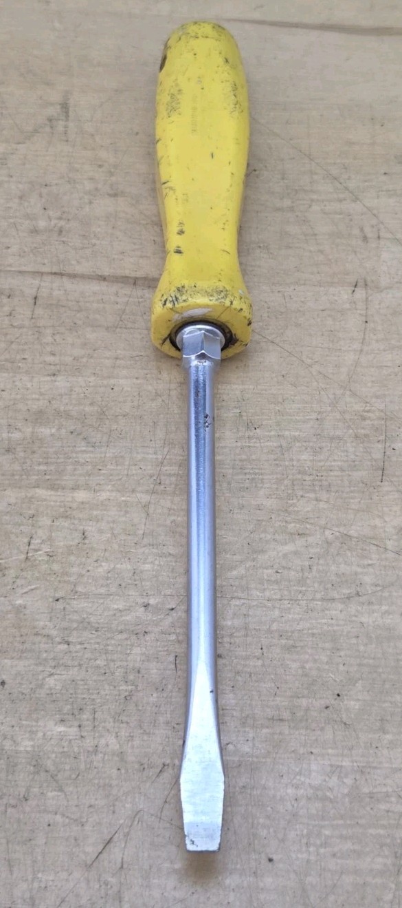 Snap On SDD6-5/16″ Wide Flat Tip X 6″ Long Blade Yellow Hard Handle Screwdriver