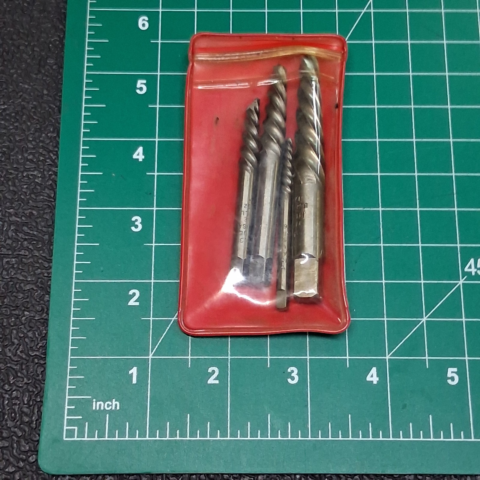 Vintage 4-Piece Spiral Fluted Twist Bolt Screw Extractor Bit Set