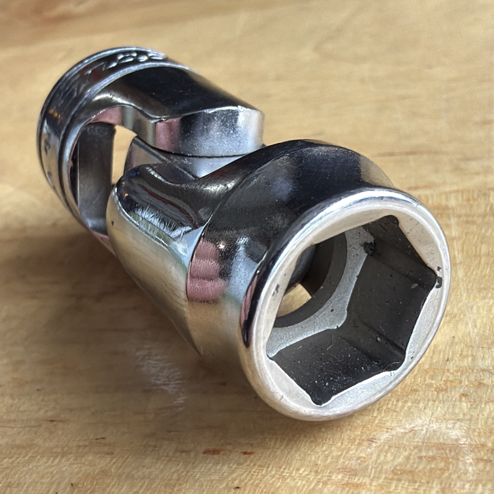 Snap On Tools 7/16″ Universal Swivel Socket 3/8″ Drive 6 Point FS14B NEW 2024