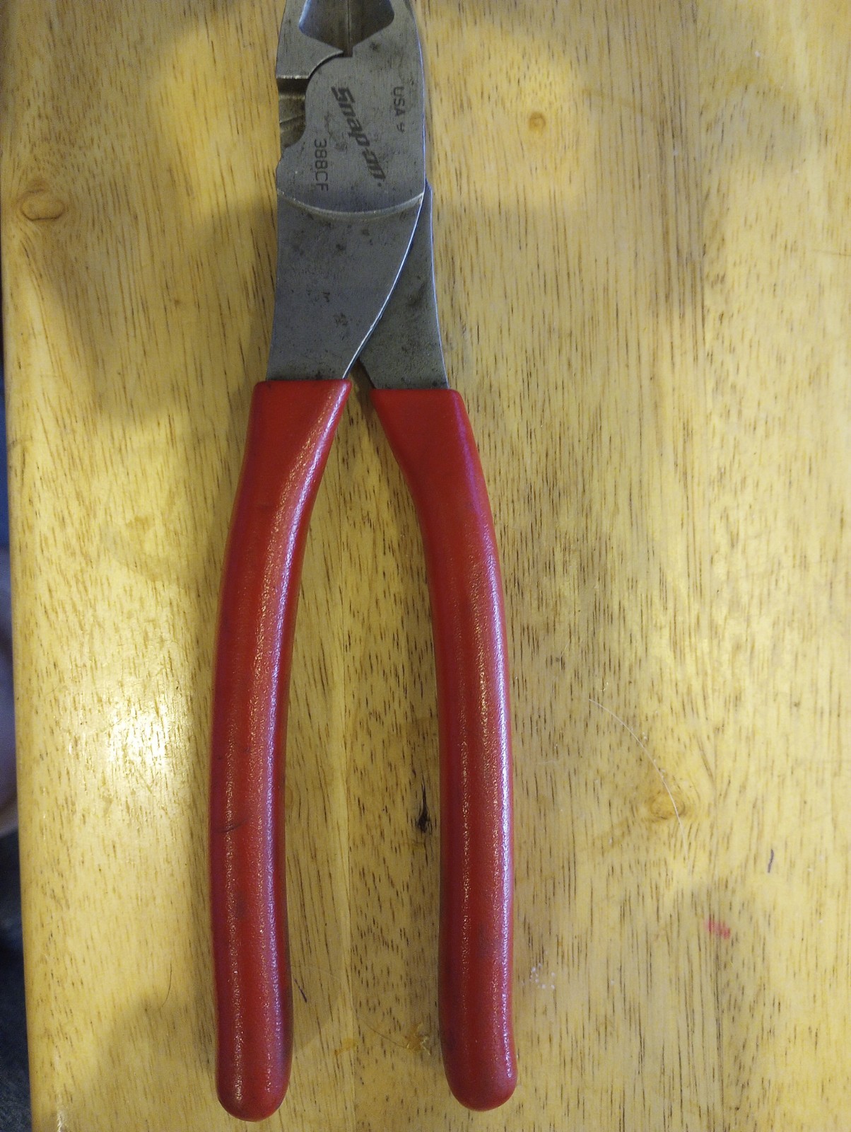 Snap-On 388CF 8″ High-Leverage Diagonal Cutter Pliers, Red Handles