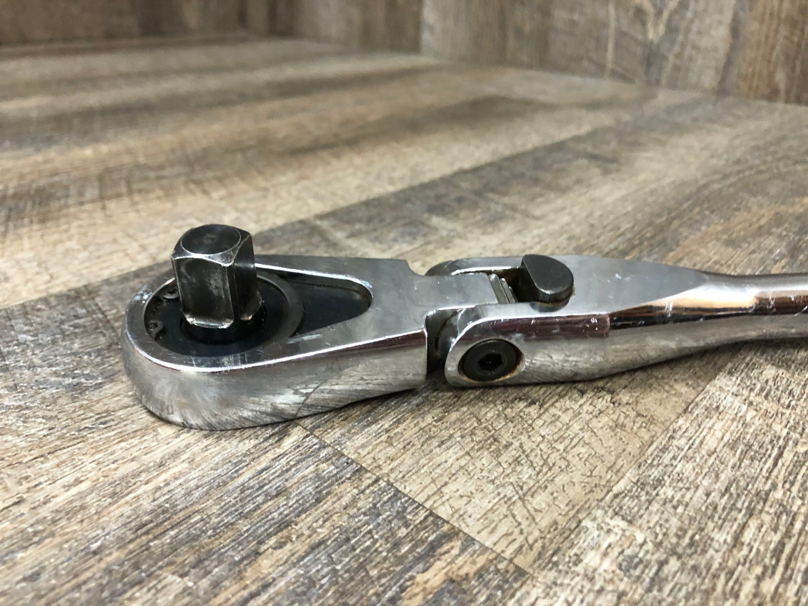 Matco Tools 1/2″ Dr 25-5/8″ Eighty8 Tooth Locking Flex Ratchet Chrome CFR248LF