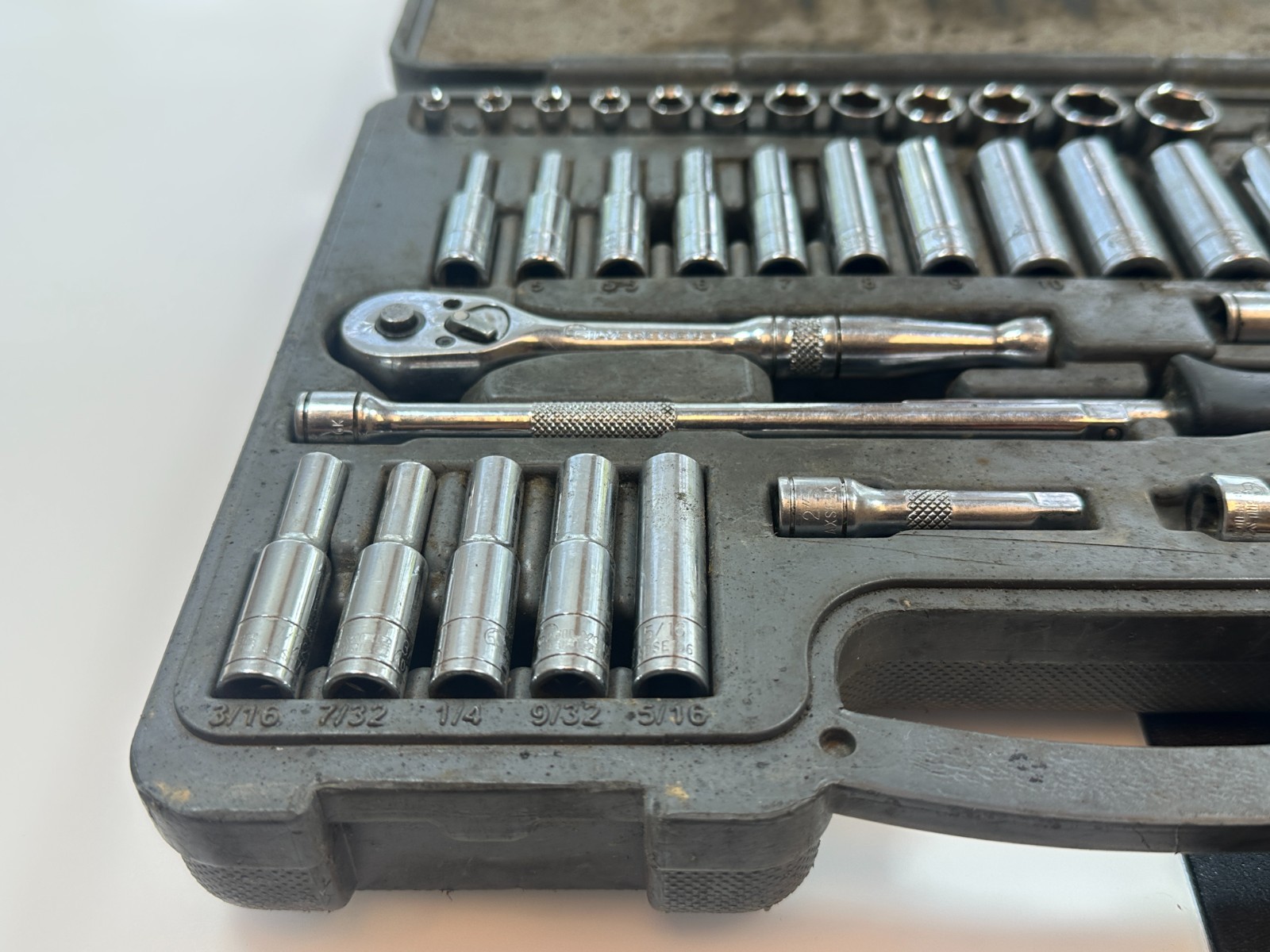Matco Tools Silver Eagle 1/4″ Drive 50 Piece Chrome Master Socket Set SAE Metric