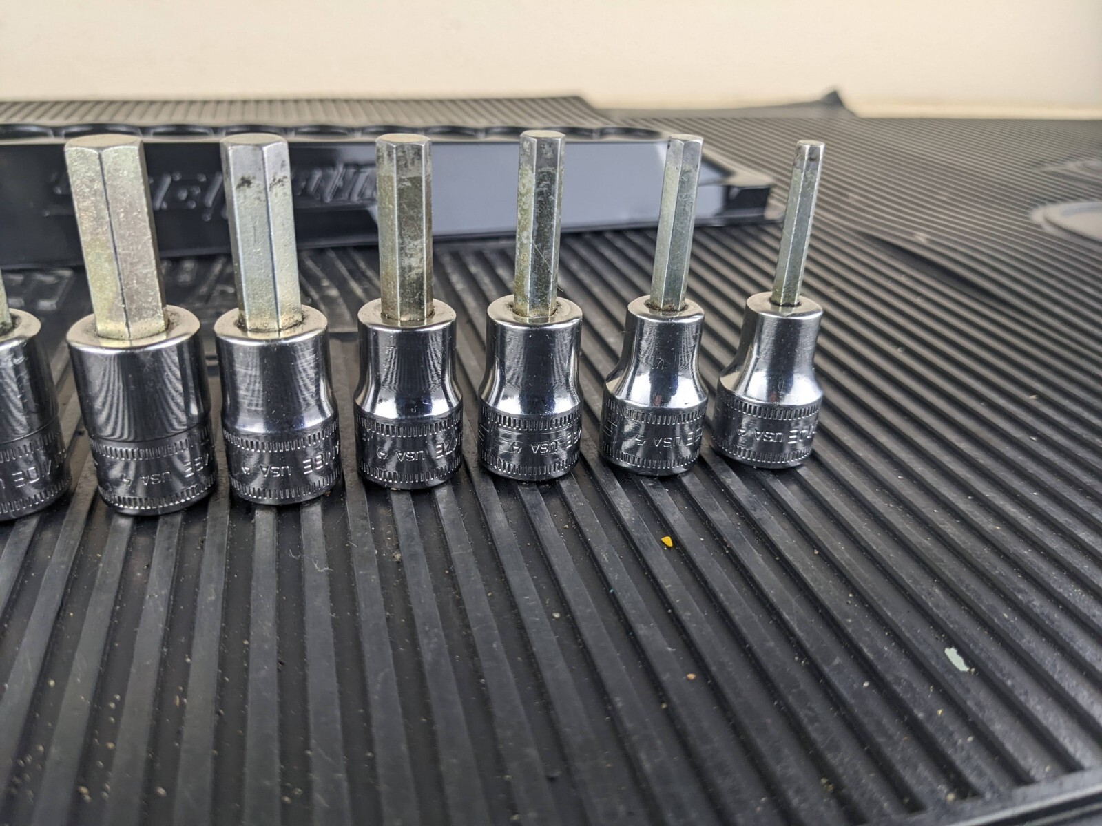 #aq913 Snap-On 10-Piece 3/8″ Metric Hex Bit Socket Set Fam series 4mm-14mm