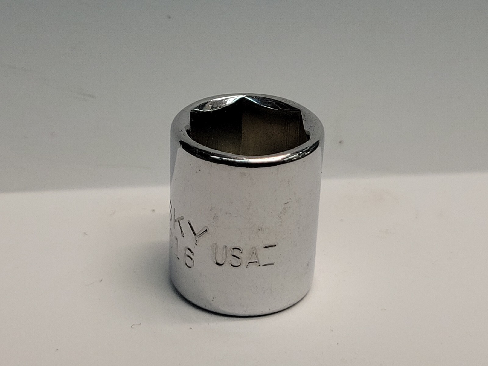 Husky 1/2″ Socket 1/4″ Dr. SAE STD USA CM-616 New Old Stock