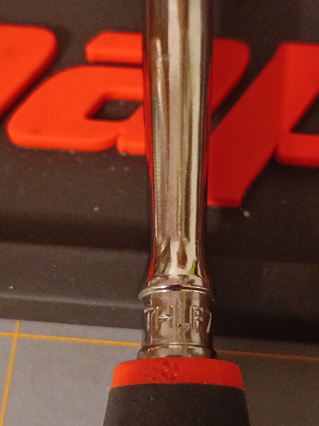 Snap-on 1/4″ Dr Flex Head Red Soft Handle Ratchet THLF72
