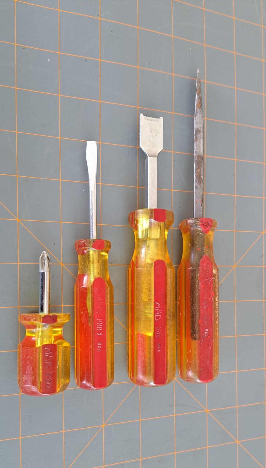 Vtg Mac Tools Lot of 4 Screwdrivers Gasket Scraper Awl Amber Red Handle