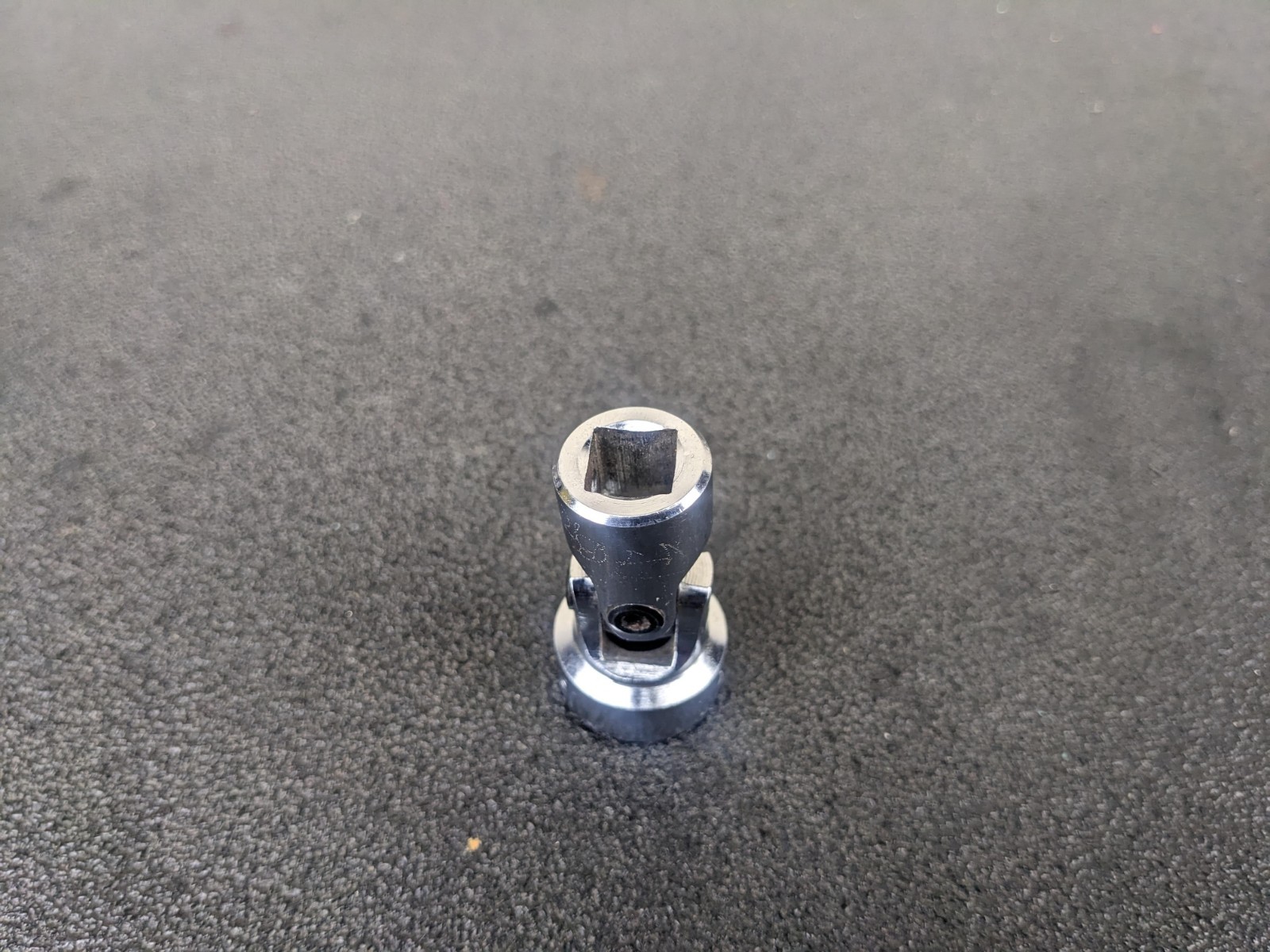 #al021 MAC Tools 3/8″ Drive 11/16″ Swivel Socket 6 Point XU226