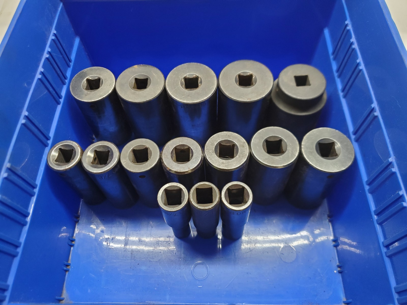 15-PCS GearWrench + More 7/16″ to 1-9/16″ Deep Impact Socket Set, 1/2″ Drive.