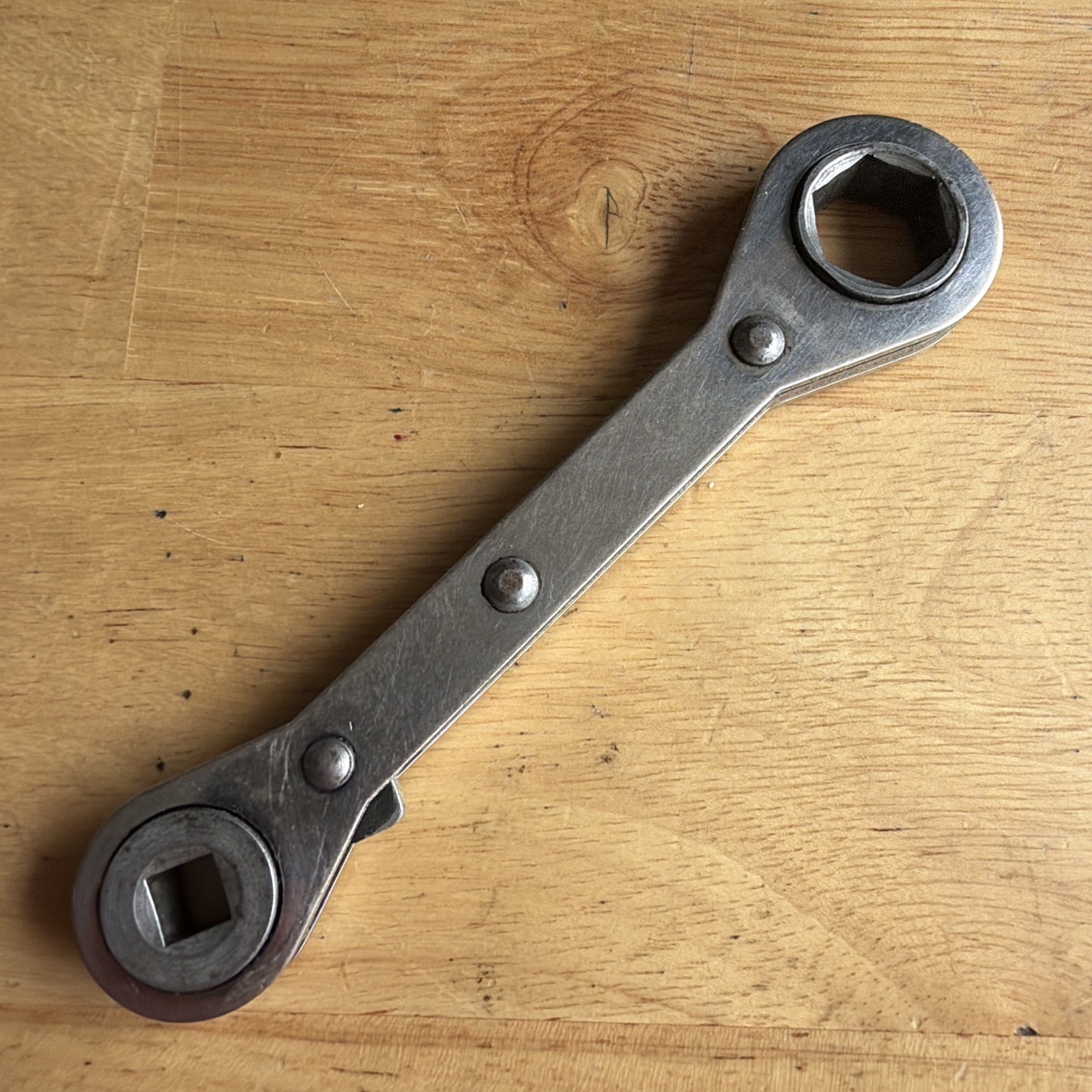New Britain 1/4″ Square Ratcheting x 9/16″ 6 Point Fixed Box End Wrench RW40 USA