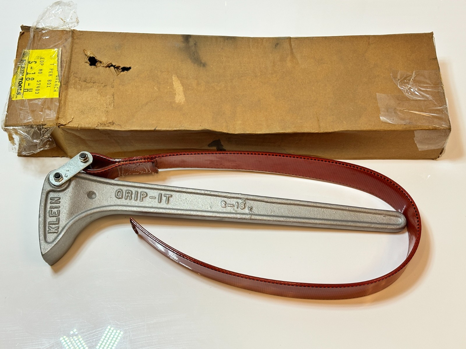 NEW Klein Tools S-18H 18″ Grip-It Adjustable Strap Wrench 1-1/8″ to 8″ Capacity