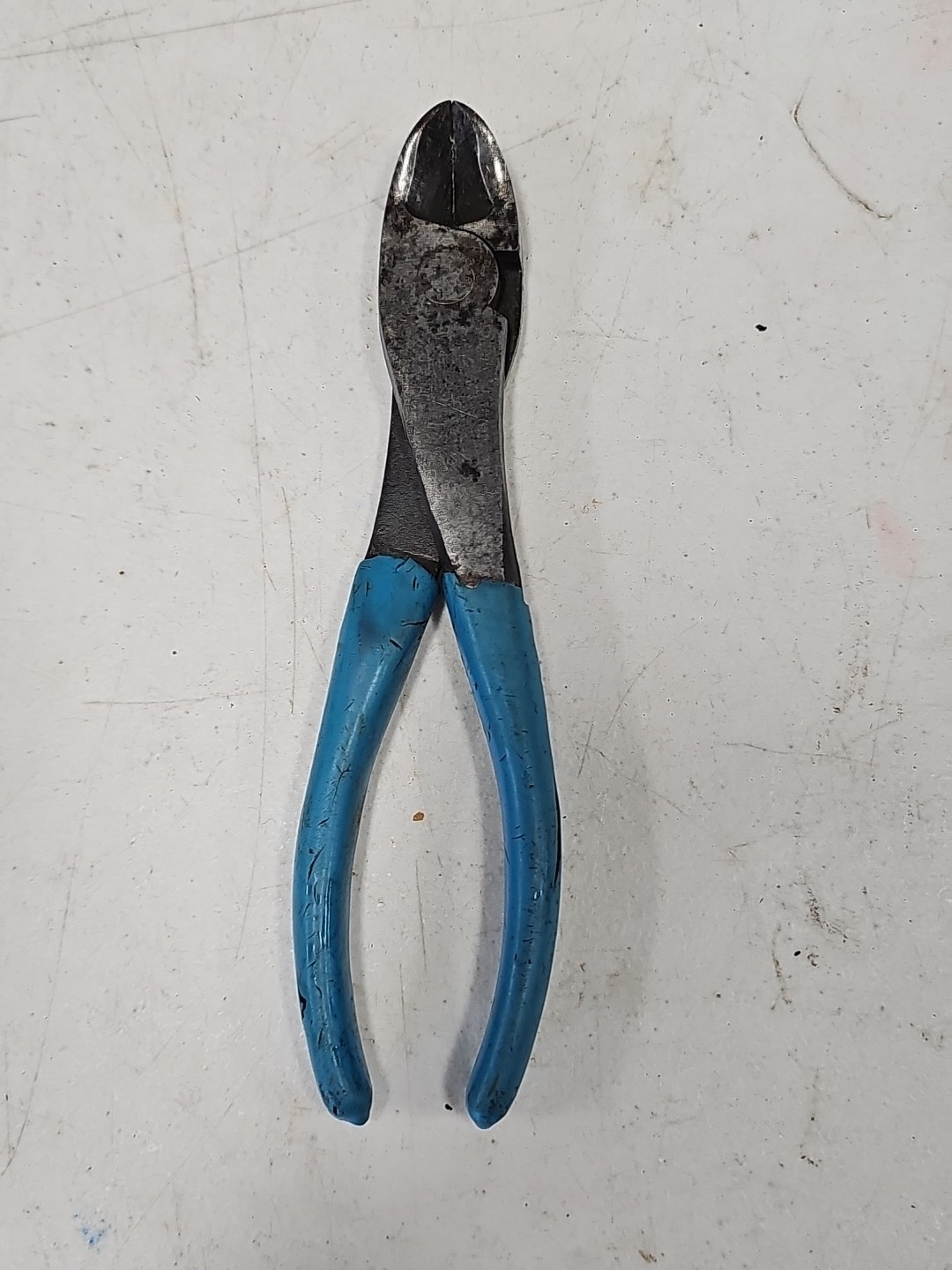 Channellock 447 8″ High Leverage Curved Diagonal Lap Joint Cutting Pliers