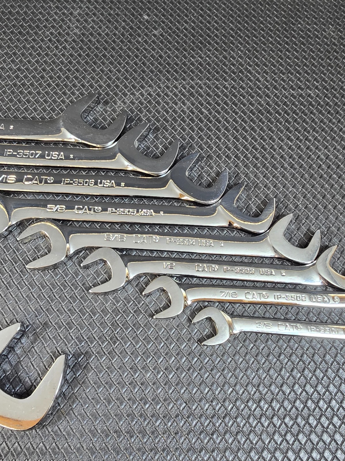 CAT Tools USA 3/8″ to 1-14″ 14pc SAE Open End Angle Wrench Set Snap On