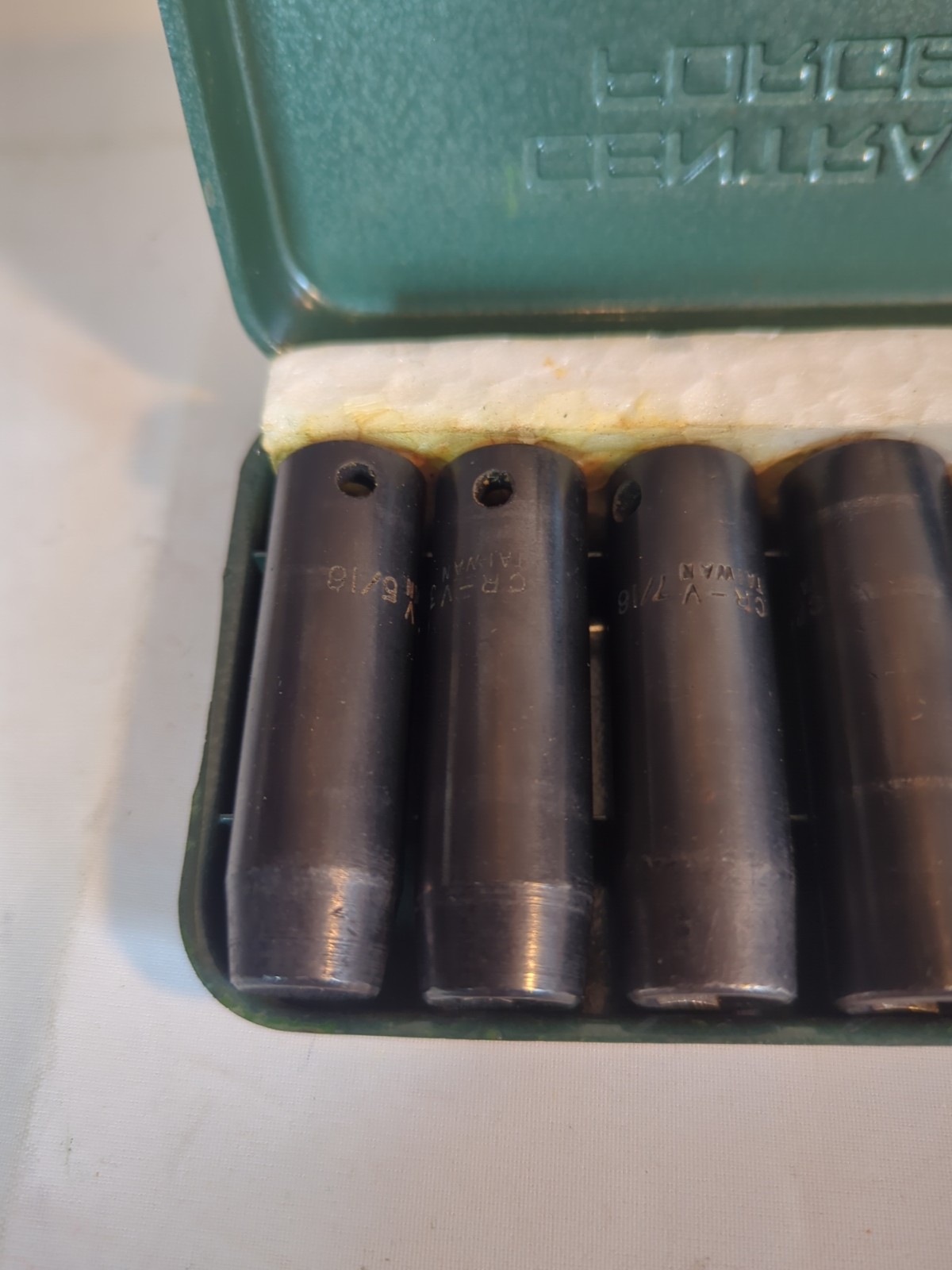 Central Forge 8 Piece Impact Socket Set CR-V in Metal Case 5/16″ – 3/4″ 6 Pt. T3