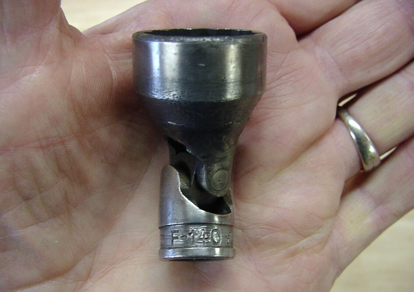 Vntg Armstrong Armalloy F-140 Universal Wobbler Socket,3/8″ Dr. X 1-1/16″,VGC