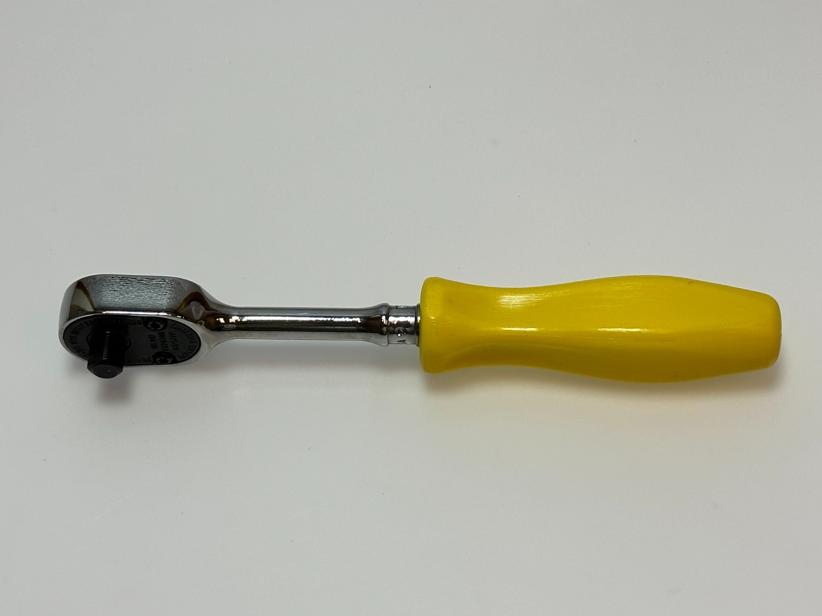 Snap-on Tools USA 1/4″ Drive CLASSIC YELLOW Hard Grip Handle Ratchet – THLD72Y