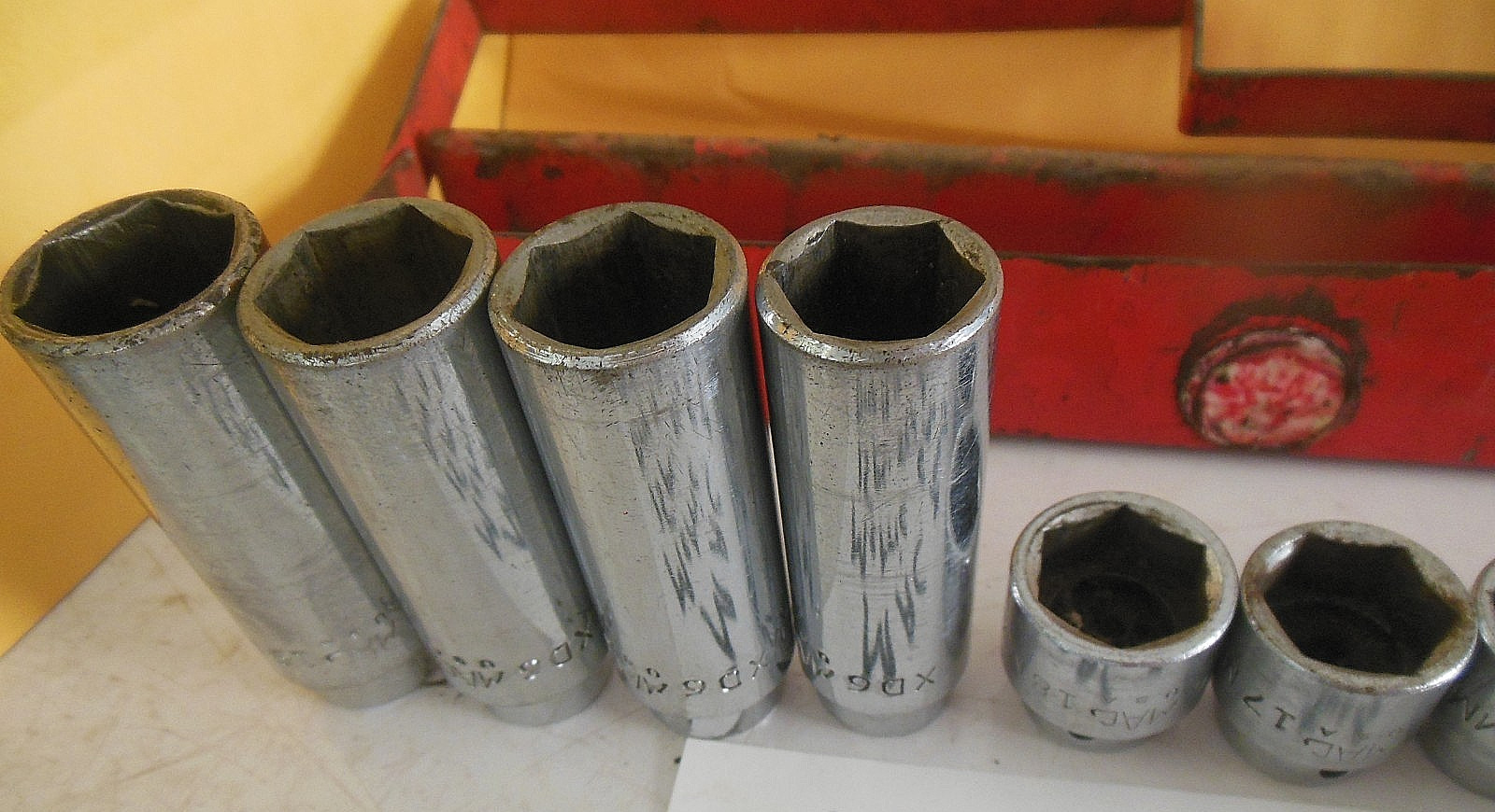 =MAC TOOLS 15 pc chrome deep/shallow 3/8 dr metric socket set 6pt w/ metal tray