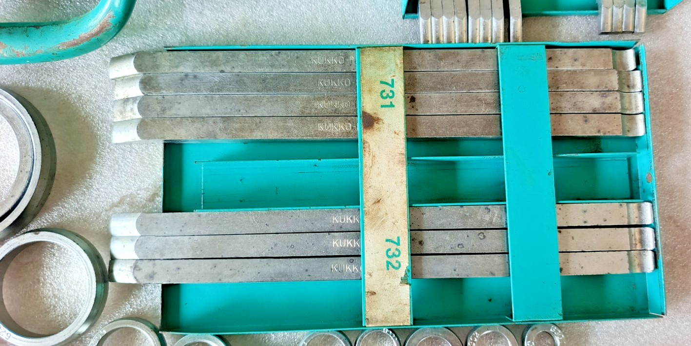 KUKKO 70A INTERNAL BEARING PULLER OR DEEP GROVE BALL BEARING EXTRACTOR SET