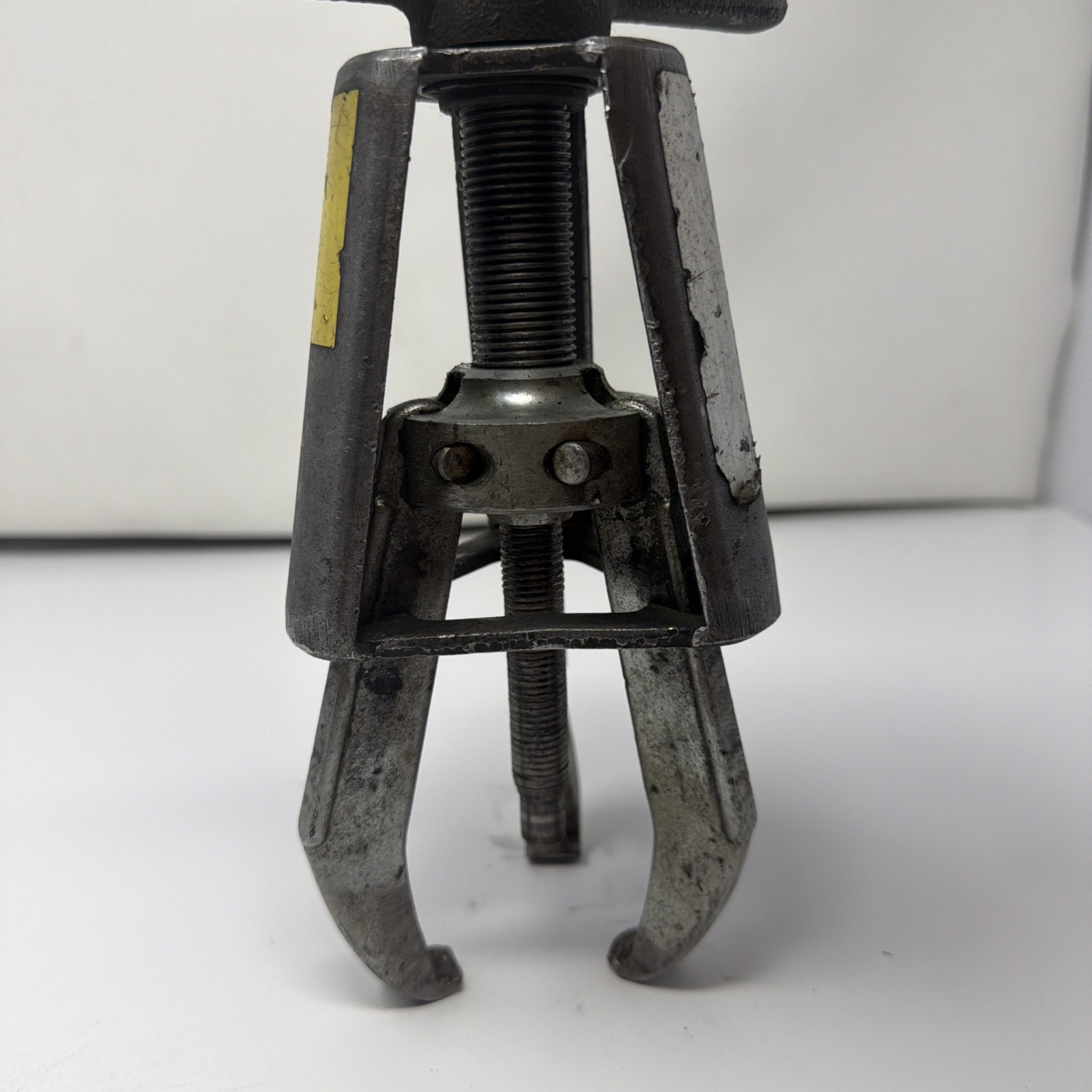 Caged 3 Jaw Gear Bearing Puller Not Tested