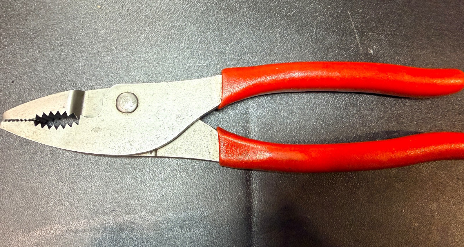 MAC TOOLS 47CF 8″ Talon Grip™ Combination Slip-Joint Pliers (Red) USA