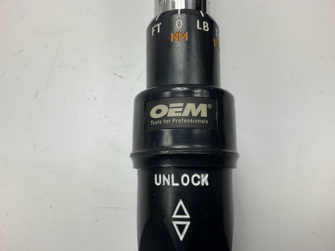 USED #12 – OEM Tools 1/2″ Drive Click Type Torque Wrench (30-250 Ft Lb)