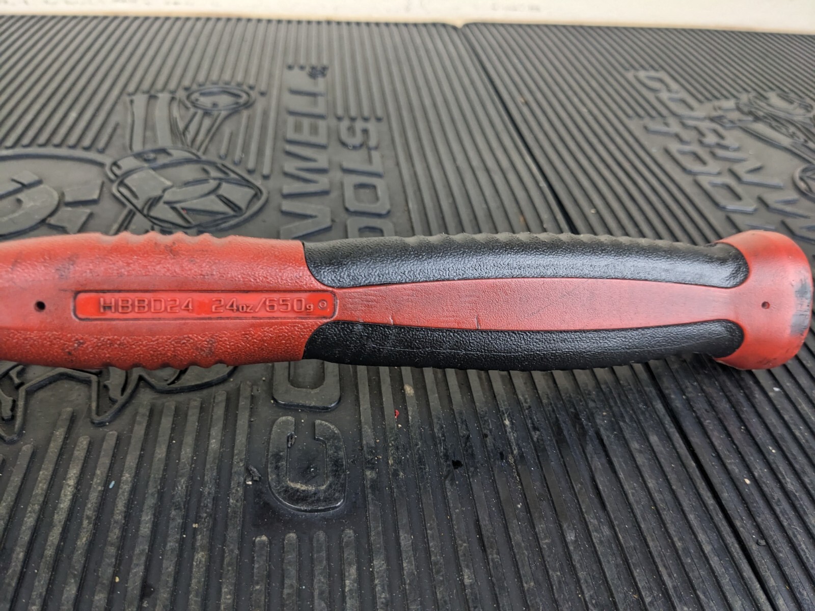 #ba689 Snap On HBBD24, Soft Grip 24 Oz Ball Peen Dead Blow Hammer Red
