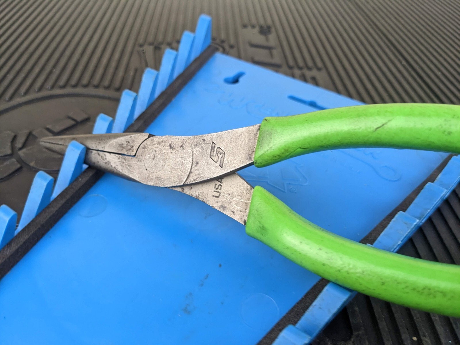 #bd473 Snap On 96ACF – 8″ Talon Grip™ GREEN NEEDLE Nose Pliers