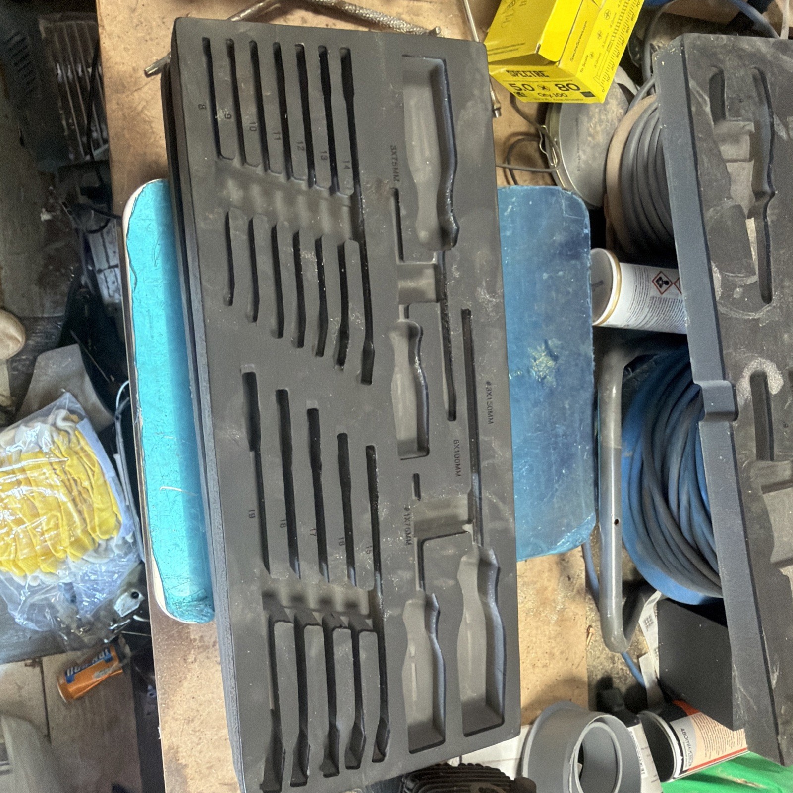 Empty Halfords Foam Tray