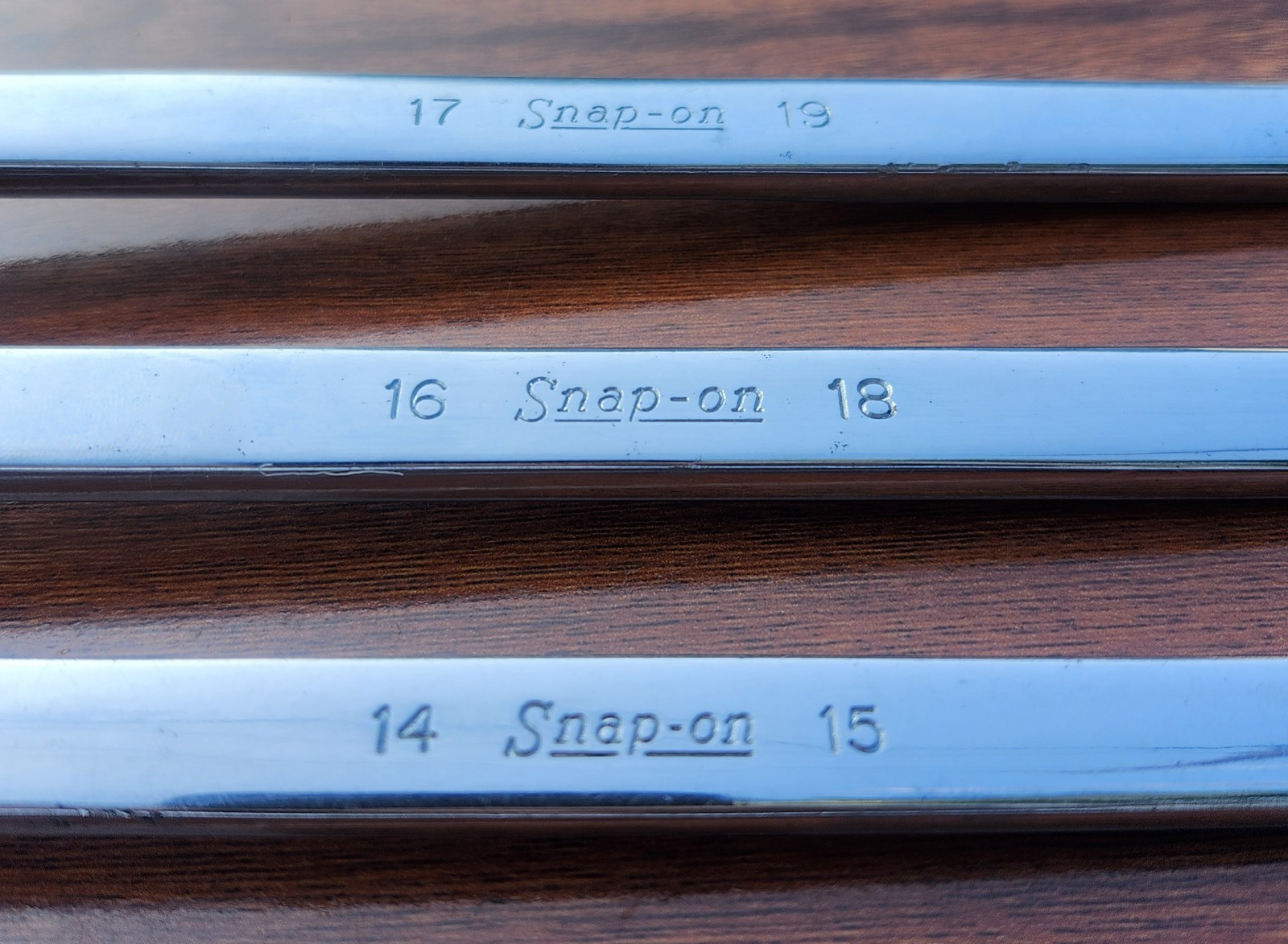 Snap On XBM1011-1719 10-19mm 12 Point 6 Piece 10° Offset Box End Wrench Set USA