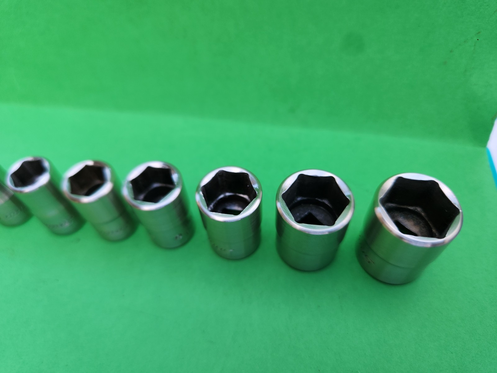 10 Pc. Snap-on 110TMY Socket Set 1/4″ Dr. ~ 6 Pt. 3/16″ – 9/16″ TM6-TM18 F5