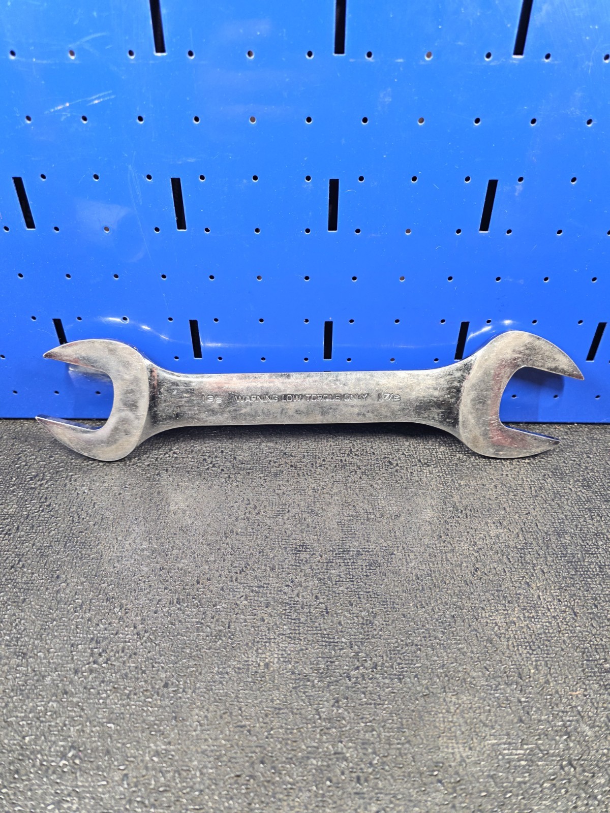 Snap-on LTA4446 1-3/8″ x 1-7/16″ 15° Offset Thin Low Torque Open-End Wrench