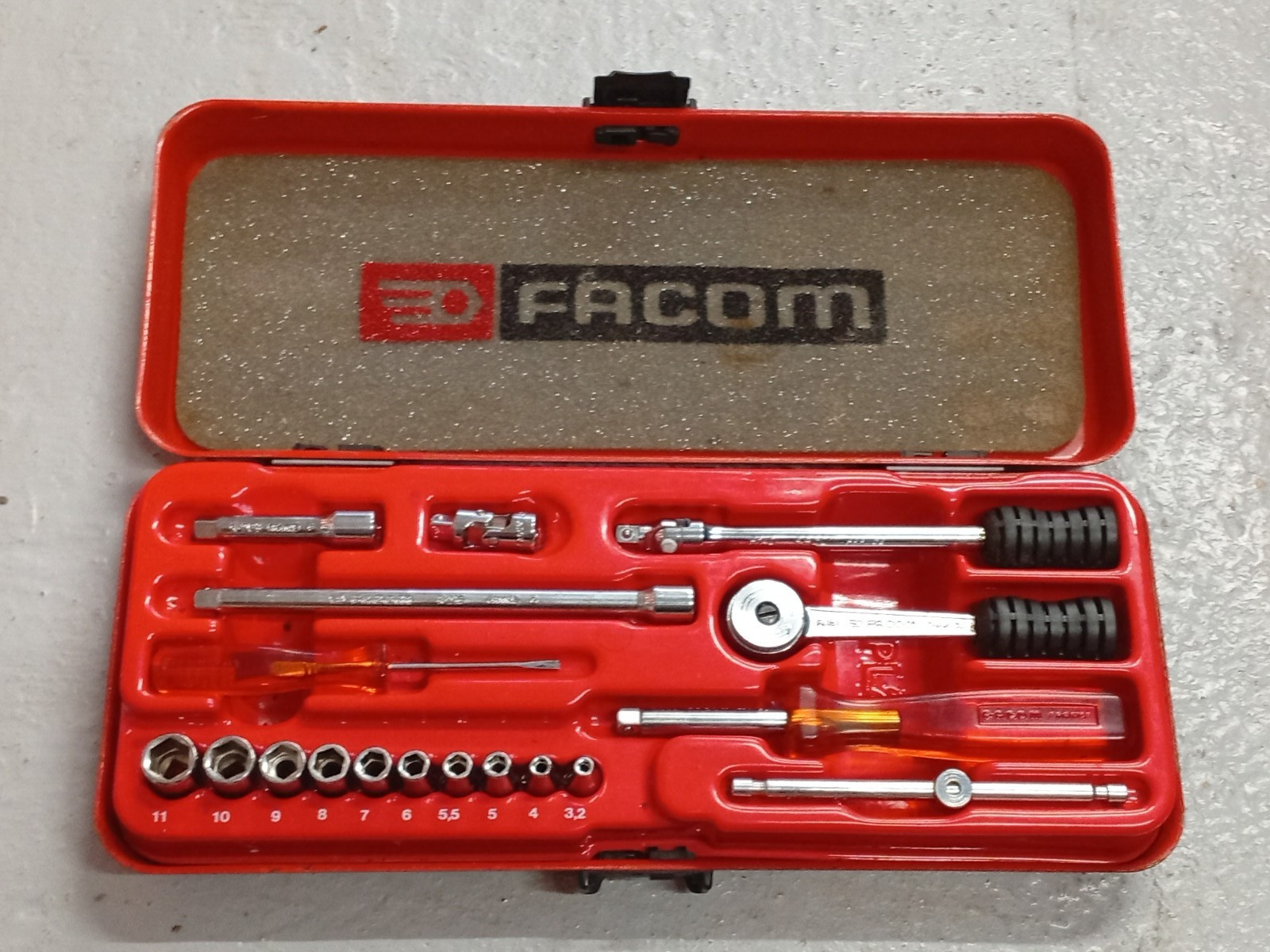 Vintage FACOM metric 1/4″ Drive, 19 Piece Socket Set, Made In France