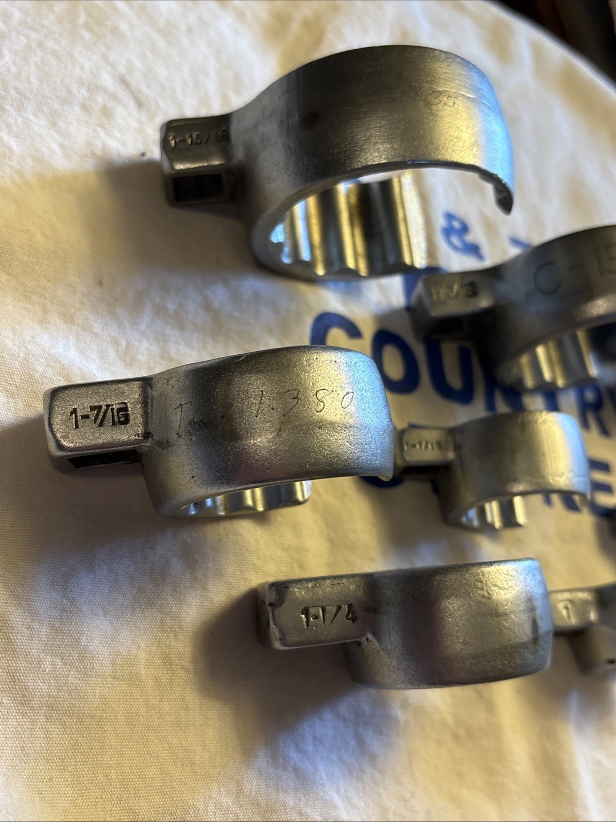Vintage USA Loc-Rite 1/2″ Drive 12pt 9pc 15/16″ – 1-15/16″ Crowfoot Wrench Set