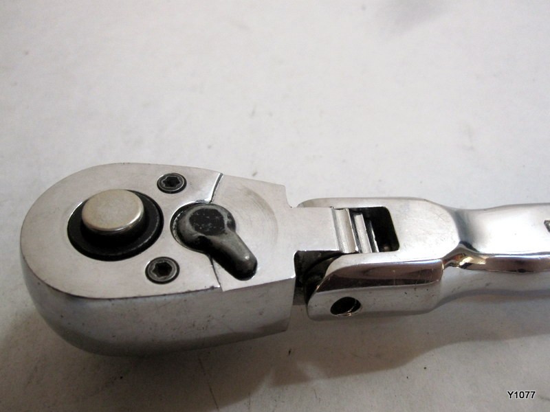 Craftsman 3/8 Inch Drive Metric and SAE Flex Head Stubby Ratchet 72 Teeth