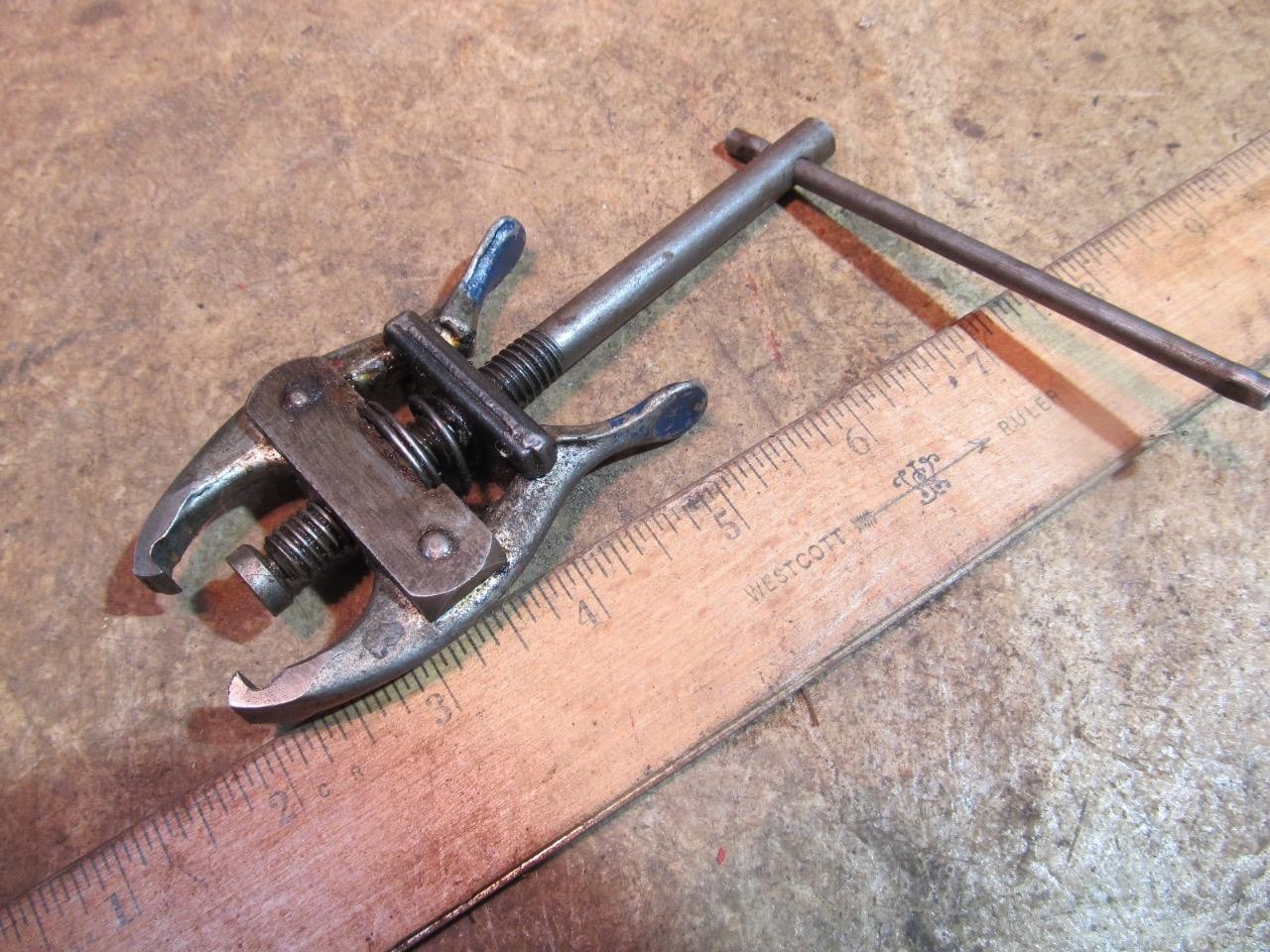Blue Bird no 21 Top Post Battery Terminal Puller Tool