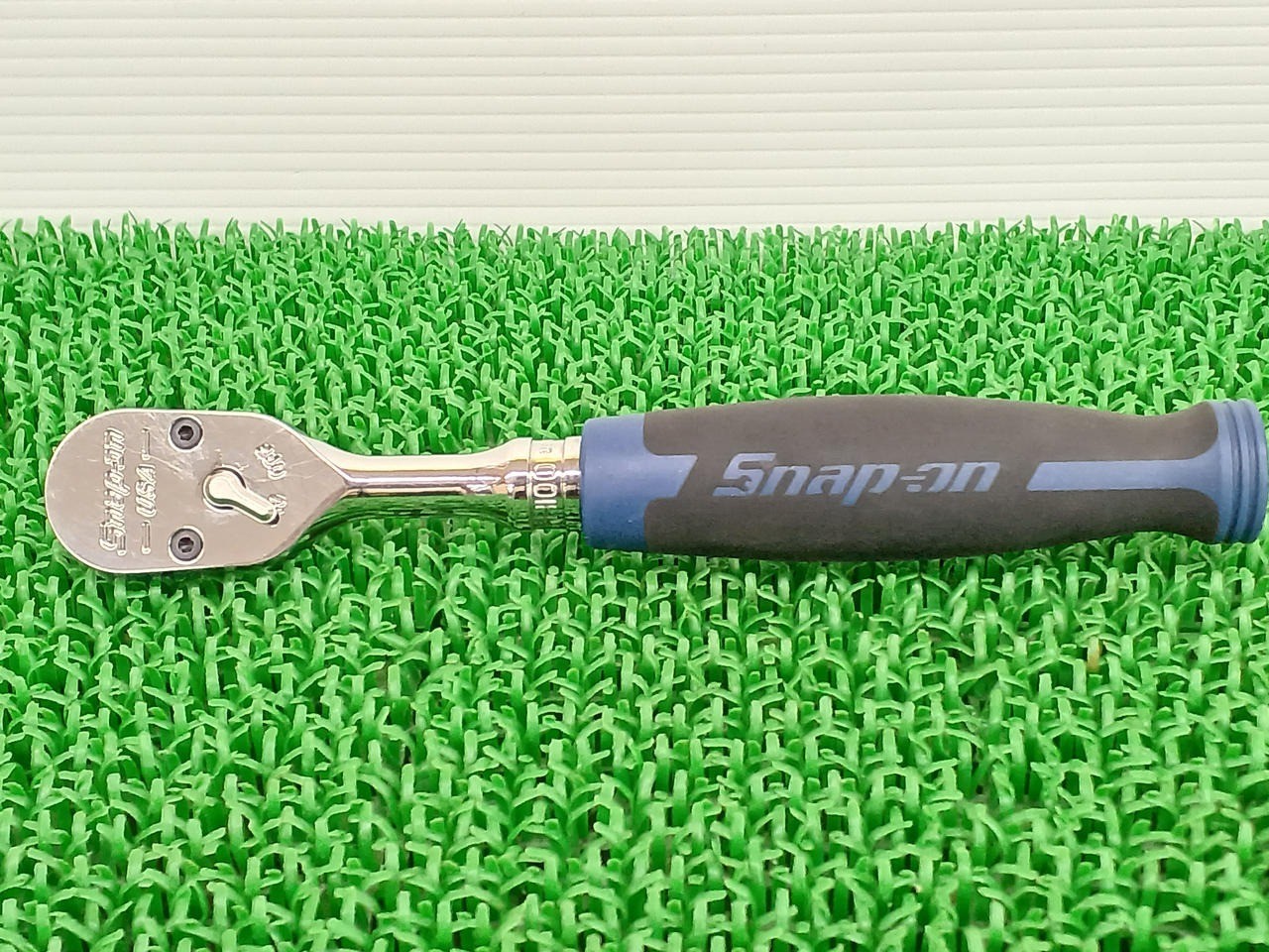 Snap-on FH100 POWER BLUE 3/8″ Drive Cynergy Soft Grip Fixed Ratchet [Used]